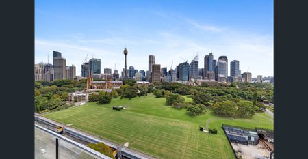 Oversized, bright, fully furnished Studio apartment - Photo 3