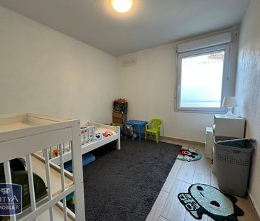 Location Appartement 4 pièces 77m² AVIGNON 84000 - Photo 2