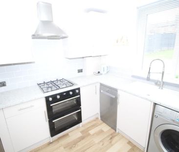 3 bedroom semi-detached house to rent - Photo 5