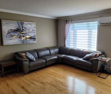 Grand 5 1/2 sur 2 étages - Photo 1