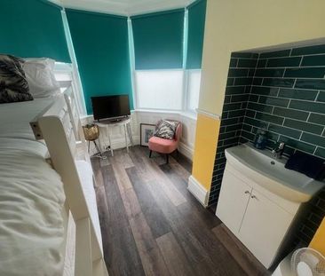 2 bedroom flat to rent - Photo 6