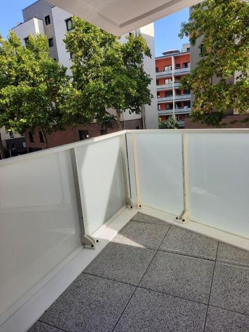 Location Appartement 3 pièces 68m² LYON 8ème - Photo 4