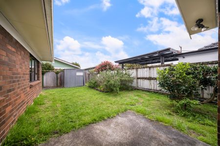 Beautiful Family Home in Blockhouse Bay - Photo 4