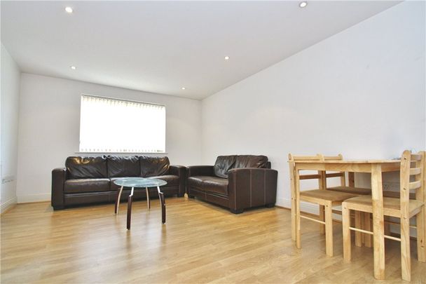 Thorpe Road, Staines-upon-Thames, Surrey, TW18 3HT - Photo 1