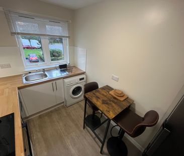 Room in a Shared Flat, St Clair Avenue, EH6 - Photo 2