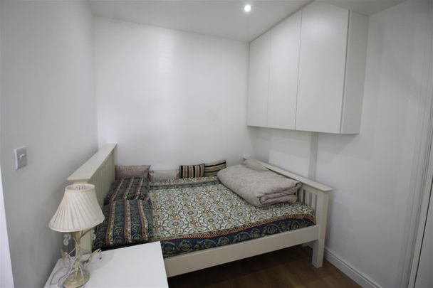 Gladstone Rise, High Wycombe - Photo 1