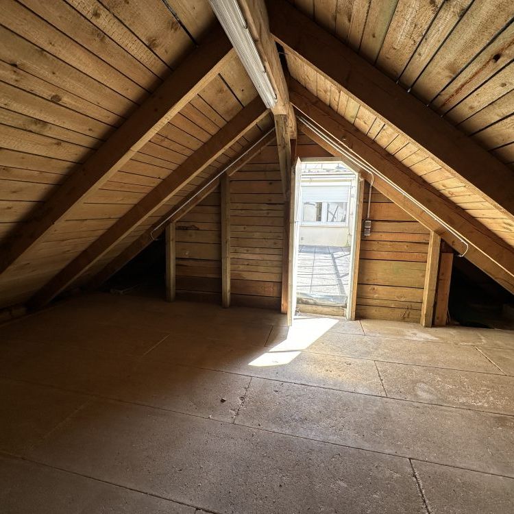 Großartige Dachgeschoßwohnung im Stadtzentrum mit Terrasse! - Photo 1