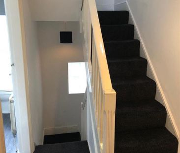 2 bedroom private hall to rent - Photo 3
