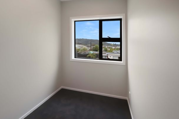 Naenae Living - Photo 1