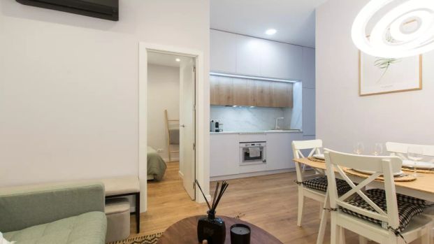1-bedroom apartment for rent in Fuente del Berro, pets allowed - Photo 1
