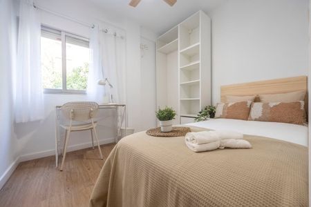 Carrer Pintor Nicolau, Valencia, Valencian Community 46022 - Photo 2