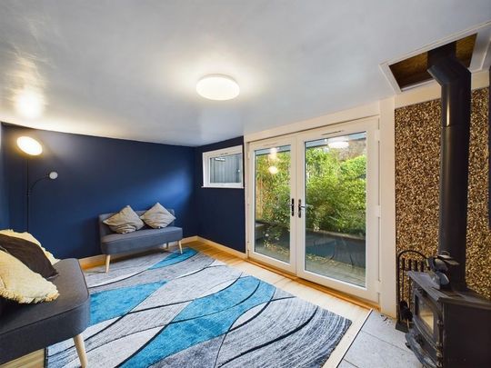 4 bedroom detached bungalow to rent - Photo 1