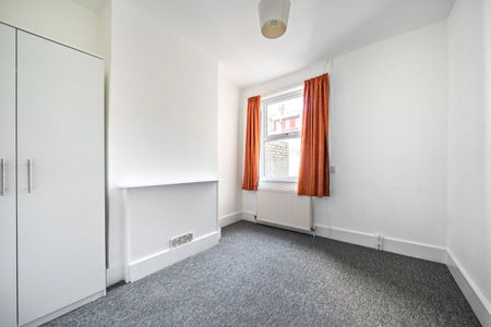 3 bedroom terraced house to rent - Photo 5