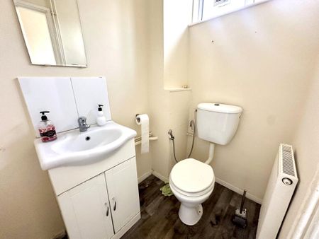 Ferraro Close, Hounslow, TW5 0UL - Photo 5