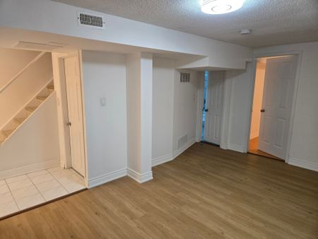 For Lease - 59 William Honey Crescent Unit# Lower, Markham, Ontario - Photo 5