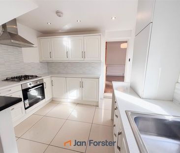 2 Bedroom Flat - Ground Floor - Photo 5