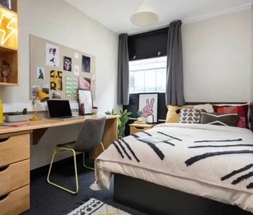 Large Highest Double Ensuite - Photo 5