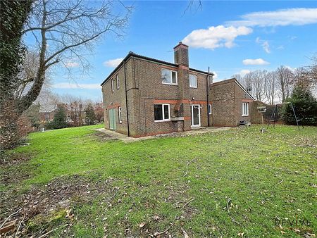 4 Bedroom DetatchedHouse, Lodge Road Wigan - Photo 3