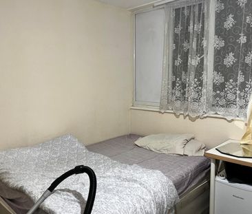 Lovely room at Rainsborough Close £670 month - Photo 4