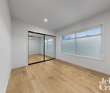 1/2 Donald Avenue, Essendon - Photo 2