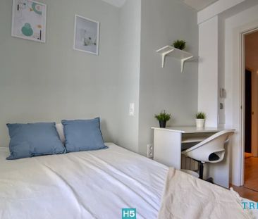 Calle de Cartagena, Madrid, Community of Madrid 28028 - Photo 2