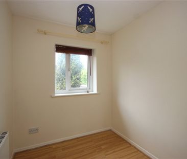Oaktree Crescent, - Photo 5