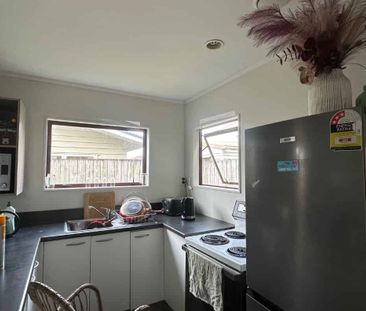 Cozy 3-Bedroom Family Home - Photo 3