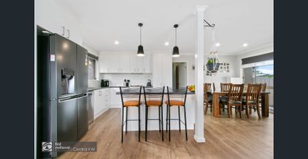 THREE BEDROOM HOUSE - Photo 4