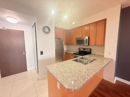 For Lease - 339 Rathburn Road Unit# 809, Mississauga, Ontario - Photo 2