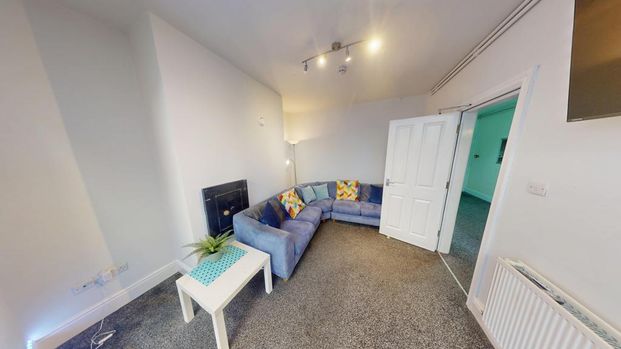 7 bedroom ground floor flat to rent - Photo 1