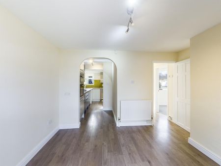 3 bedroom terraced house to rent - Photo 2