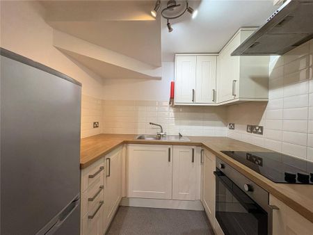 Studio to rent - Photo 3