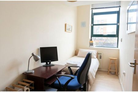 2 bedroom apartment to rent - Photo 3