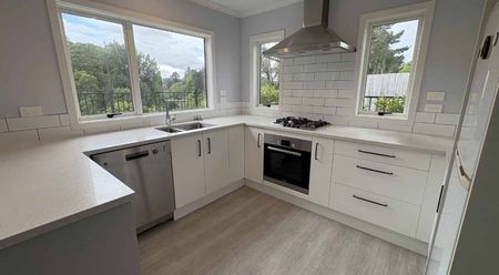 Peaceful & Private on Stokes Crescent - Photo 2