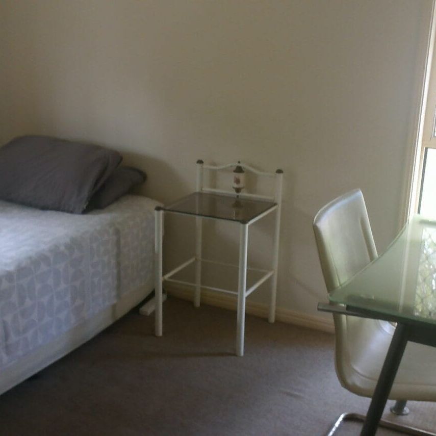 Furnished private room for international students in Labrador 4215 - Photo 1