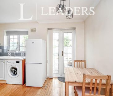 2 bedroom semi-detached house to rent - Photo 4