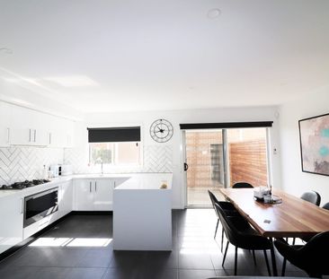 Stand Out From the Rest! - Photo 3