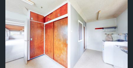 Convenient Living in the Heart of Upper Mount Gravatt - Photo 2