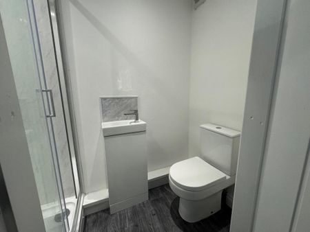 1 bedroom in a house share to rent - Photo 4