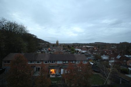 Park House, Station Road, Loudwater, High Wycombe - Photo 2
