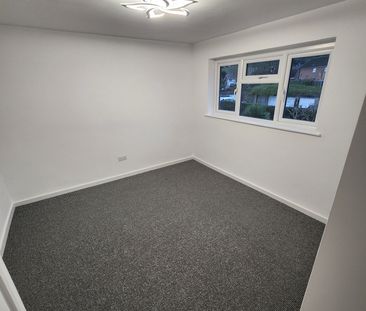 3 Bed Semi-Detached House, Four Acres, BS13 - Photo 5