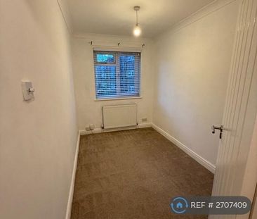 2 bedroom maisonette to rent - Photo 2