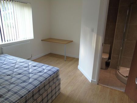 5 bedroom semi-detached house to rent - Photo 3