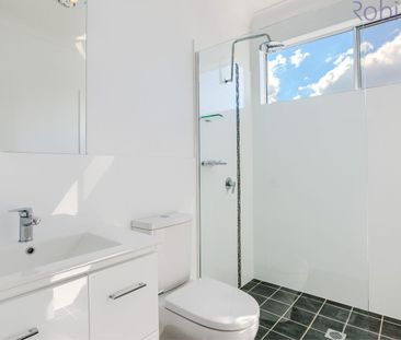 Spacious Contemporary Tri-Level Townhouse - Photo 6