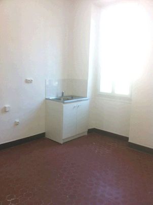 Appartement 2 pièces 36m2 MARSEILLE 10EME 466 euros - Photo 1