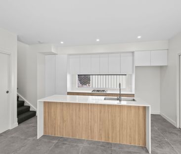 1/11 Griffiths Street Oak Flats - Photo 1