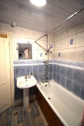 2 Bed Flat, St. Albans Road, IG3 - Photo 5