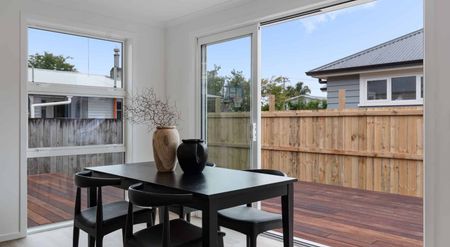 Brand New! - Photo 3