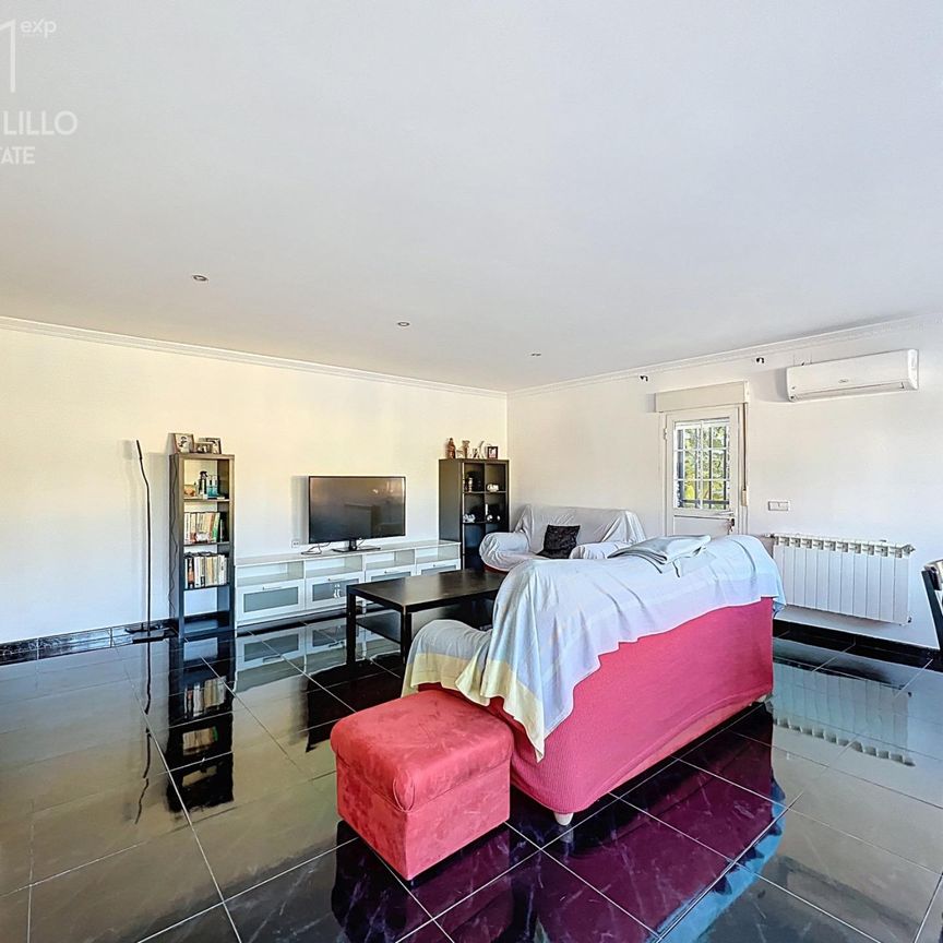 Magnífico chalet independiente en alquiler en Mejorada del Campo | Zona El Tallar | Con apartamento independiente y parcela privada - Photo 1