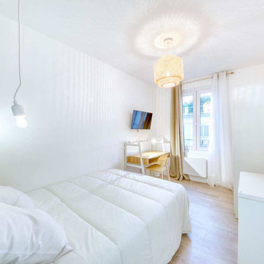MANTEGA RIGHI Roommate 4 Bedrooms at Nice - Photo 1